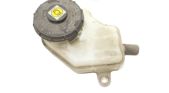 Honda CR-V Brake fluid reservoir 