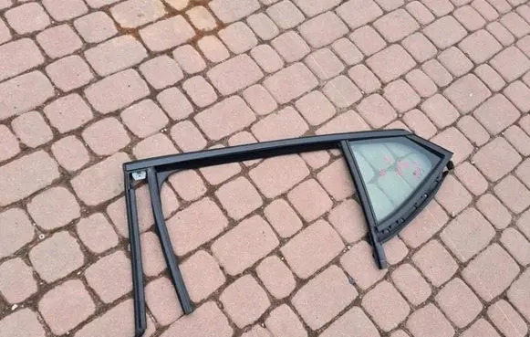 Opel Astra K Front windscreen/windshield window 