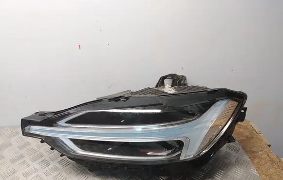 Volvo XC60 Headlight/headlamp 31420417