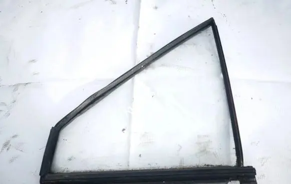 Volkswagen PASSAT B2 Front door vent window glass four-door 