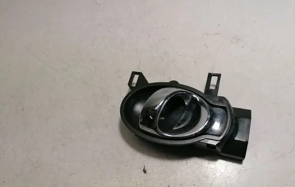 Nissan Juke I F15 Front door interior handle