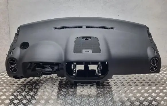 Volkswagen Golf Plus Dashboard 5M1858719E 5M1857051