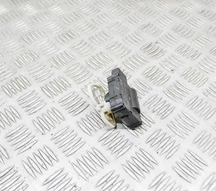 Audi A8 S8 D3 4E Air flap motor/actuator 0132801323