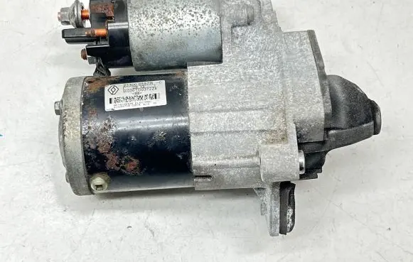 Renault Captur Starter motor 233000557R