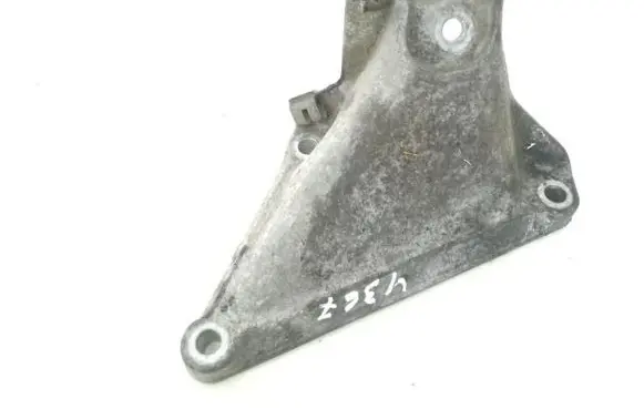 BMW 5 E60 E61 Engine mounting bracket 2211676915301 22116769153-01