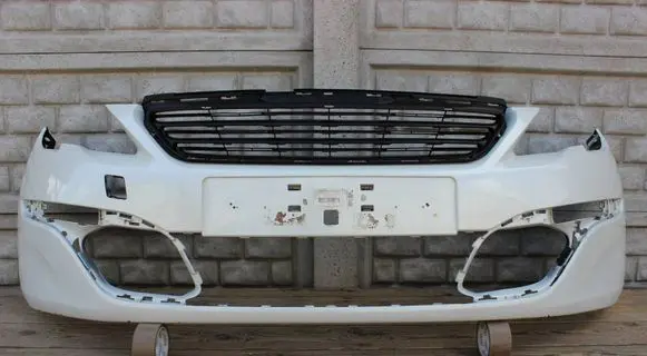 Peugeot 308 Front bumper AA35899370