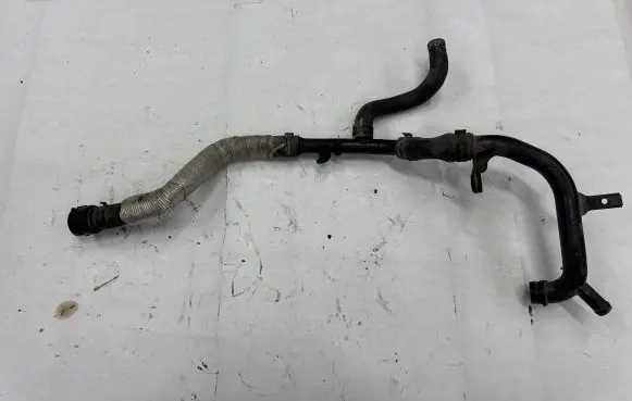 Volkswagen PASSAT CC Engine coolant pipe/hose 06J121065F