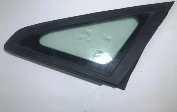 Ford Focus C-MAX Front triangle window/glass 