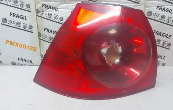 Volkswagen Golf V Rear/tail lights 1K6945095N B01310401