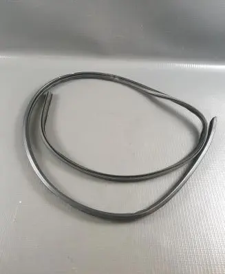 Peugeot Traveller Front door rubber seal