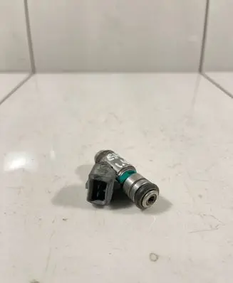 Volkswagen Golf IV Fuel injector 036031A