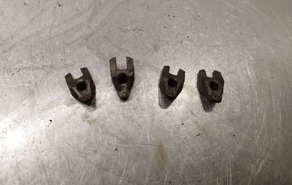 Citroen Berlingo Fuel Injector clamp holder 