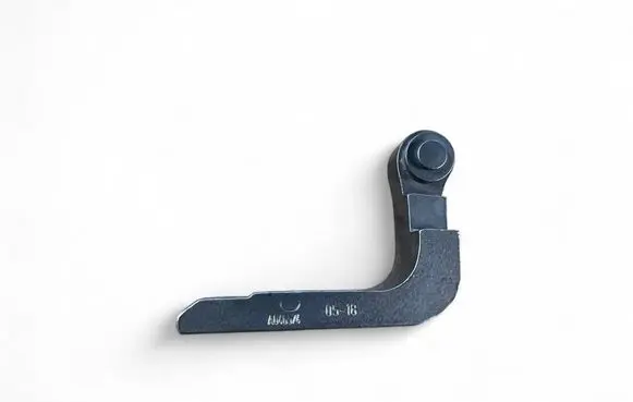 BMW M5 F90 Rear door lower hinge A046574