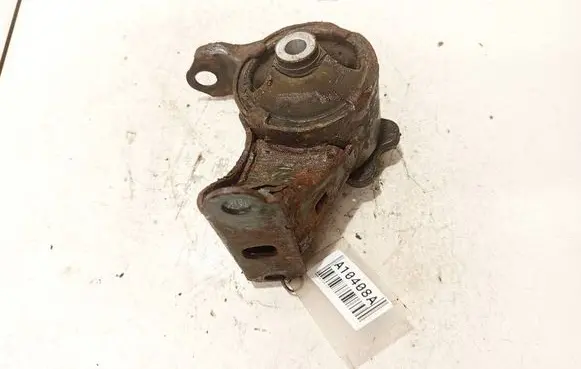 Honda CR-V Engine mount bracket