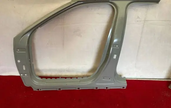 Polestar 2 (B) Pillar trim (exterior) 