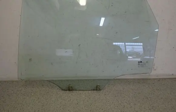 Chevrolet Lacetti Sliding door window/glass 