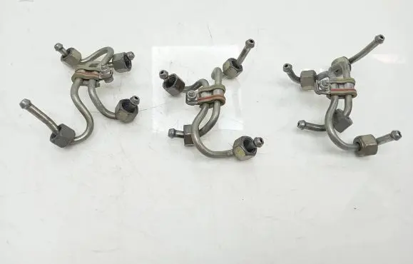 BMW X5 E53 Fuel injector supply line/pipe 