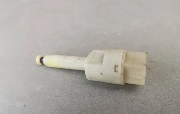 Audi A4 S4 B6 8E 8H Brake pedal sensor switch 4A0945515A
