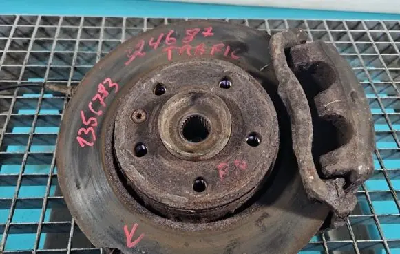 Front wheel hub spindle knuckle