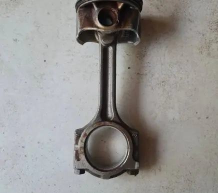 Renault Captur Piston with connecting rod 24KU1