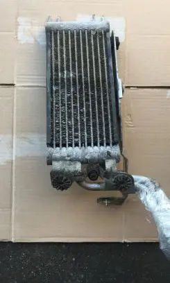 BMW M3 e92 Engine oil radiator 7521376