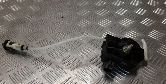 Fuel tank cap lock
