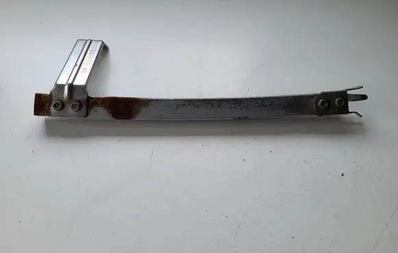 Nissan Qashqai Front door windshield rail 