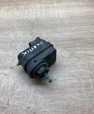Renault Scenic I Headlight level adjustment motor 7700840141
