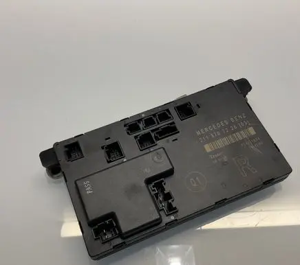 Mercedes-Benz E W211 Door control unit/module 2118707226 00401605 A2118707226