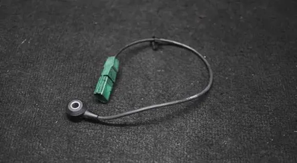 Volkswagen Golf VI Crankshaft position sensor 06E905377A