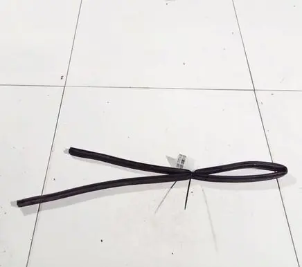 Mazda 2 Rubber seal front coupe door 