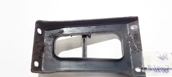 Mitsubishi Carisma Engine mounting bracket