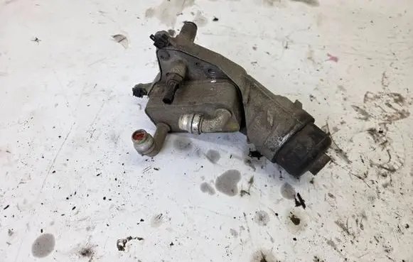 Saab 9-3 Ver2 Oil filter mounting bracket 55220875