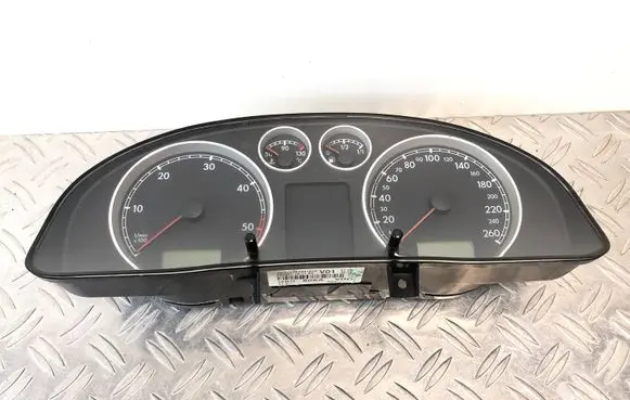 Volkswagen PASSAT B5.5 Speedometer (instrument cluster) 3B0920806A