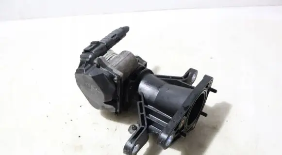Ford C-MAX II Engine shut-off valve A2C83077300