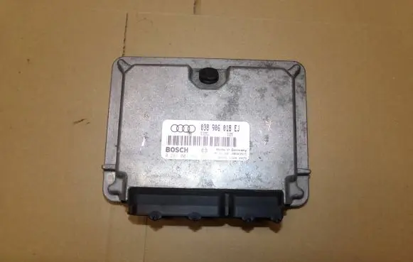 Audi A4 S4 B5 8D Engine control unit/module 038906018EJ