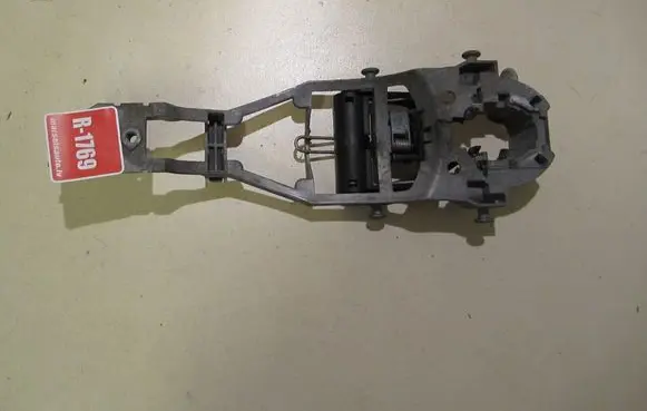 Rear door exterior handle/bracket