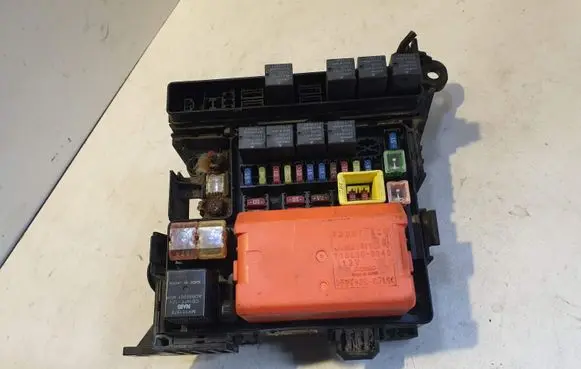 Mitsubishi Outlander Fuse box set MN141184 1106000040