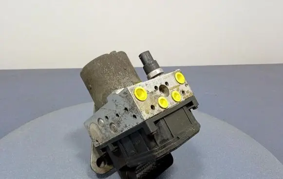 Mercedes-Benz Sprinter W901 W902 W903 W904 ABS Pump A0004466889