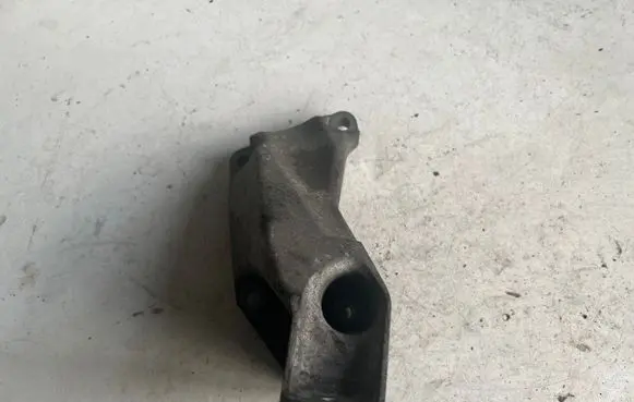 Skoda Superb B5 (3U) Engine mounting bracket 8D0199307P