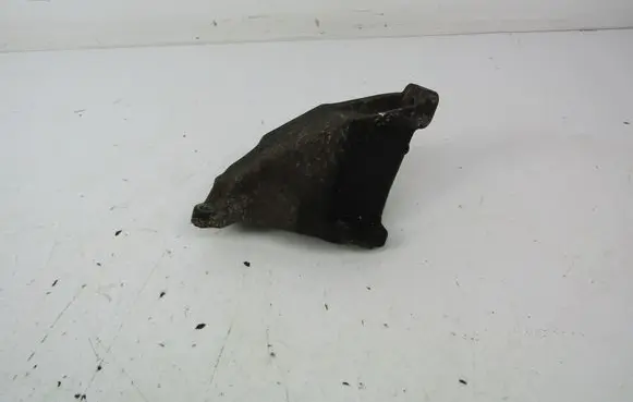 Audi A4 S4 B5 8D Engine mounting bracket 8D0199307H