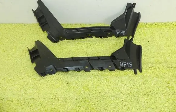Rear bumper mounting bracket