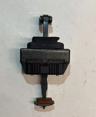 BMW 5 E60 E61 Front door check strap stopper 7033609