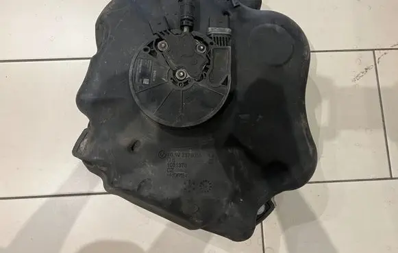 BMW 7 G11 G12 AdBlue liquid reservoir 7378033