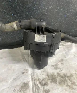 Mercedes-Benz C W204 Secondary air pump A0001406785