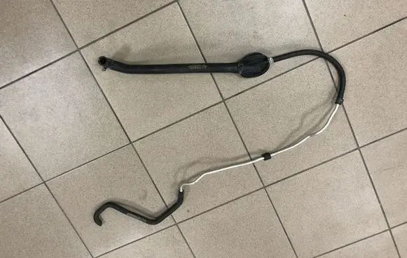 Mercedes-Benz E W212 Engine coolant pipe/hose A2128300696