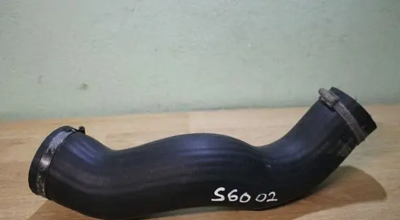 Volvo S60 Intercooler hose/pipe 30680217