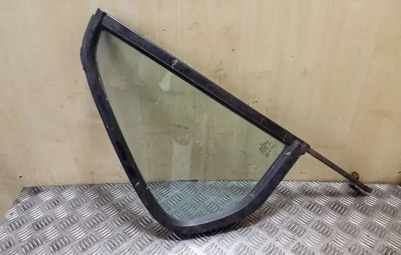 Opel Frontera B Rear vent window glass 