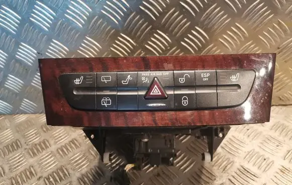 Mercedes-Benz E W211 Other center console (tunnel) element 2116800552