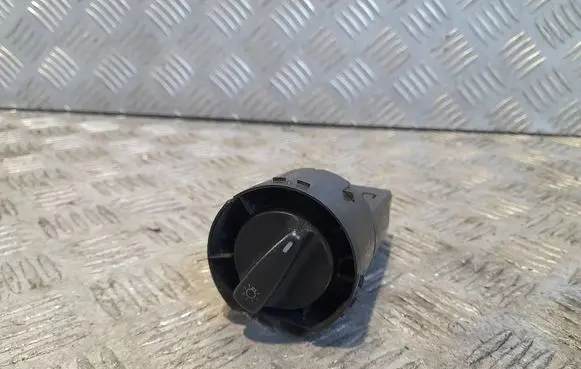 Volkswagen Golf IV Light switch